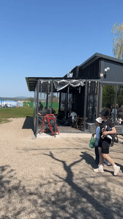 Morning leisure activities documented across Vladivostok public spaces