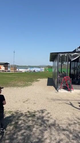 Morning leisure activities documented across Vladivostok public spaces