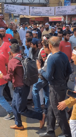 Pay scale protests block Dhaka intersection, police deploy riot gear