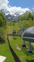 Mountain resort visitor captures dining and cable car scenes in Estosadok