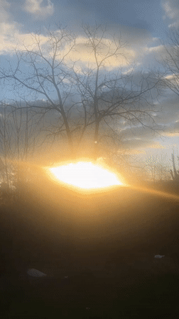 Hudson Valley witnesses capture simultaneous sun glare moments