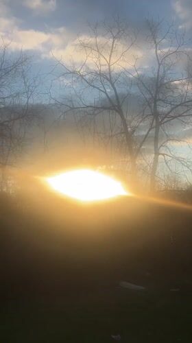 Hudson Valley witnesses capture simultaneous sun glare moments