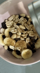 Snack bowl with bananas and nuts documented in Kudrovo