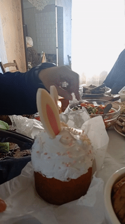 Easter cake cutting ceremony observed in Lunno, Belarus