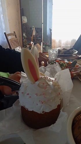 Easter cake cutting ceremony observed in Lunno, Belarus