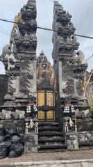Balinese temple statuary and architecture documented in Kuta Selatan