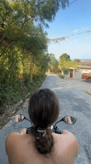 Women spotted around Baan Chaweng during morning hours