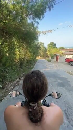 Women spotted around Baan Chaweng during morning hours