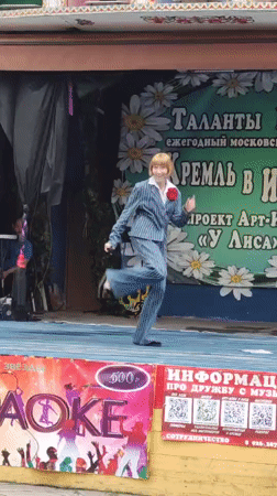 Morning at Izmaylovo Kremlin: folk architecture, antique market, live music