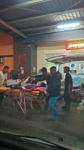 Night scene at Banda Aceh hospital emergency department
