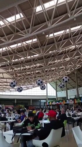 Mall food court in Pampatar fills up for soccer