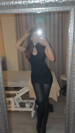 Woman takes mirror selfies at Moscow venue with stage