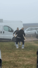 Two men spotted between vehicles in foggy Lyaskovets
