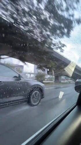 Rainy highway conditions observed in Kuala Lumpur