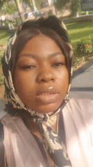 Woman documents morning journey through Gwagwada, Nigeria in selfies