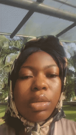 Woman documents morning journey through Gwagwada, Nigeria in selfies