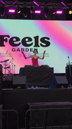 Outdoor music performances draw crowds at Kyiv venue