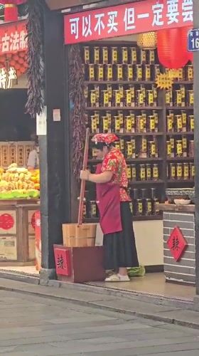 Morning street life documented across Shangcheng District, China