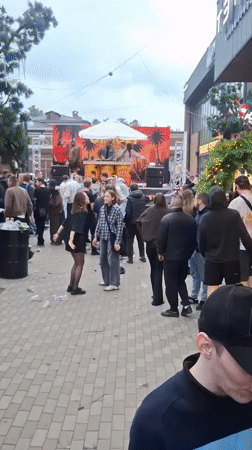Outdoor concert draws crowds in Irkutsk Friday evening