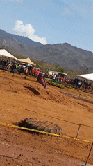 Off-road vehicle competition draws crowds in Santa Ana, Venezuela