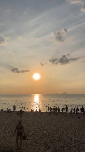 Evening Beach Life and Street Scenes Captured in Nha Trang