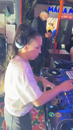 Moscow nightlife: DJ set in full swing, Red Square after dark