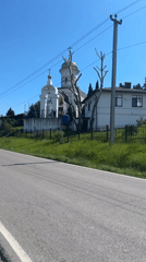 Witness documents cats, streets, church in everyday Sochi morning