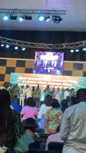 Band performs for diverse audience in Barakin Lerawi church