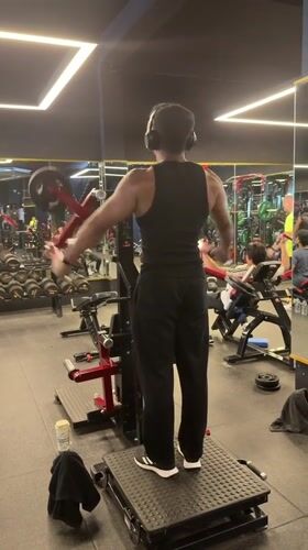 Morning workout session recorded at Denpasar gym