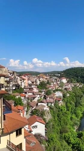 Tourist documents hour-long journey through historic Veliko Tarnovo, Bulgaria