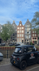 Afternoon stroll through Amsterdam's canal streets