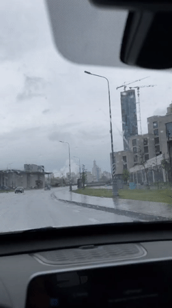Rainy morning commute captures construction progress in Moscow district