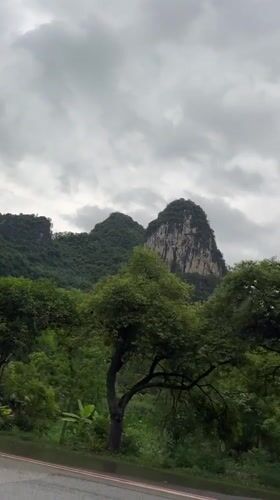 Ordinary morning scenes documented across Guilin's mountains and streets