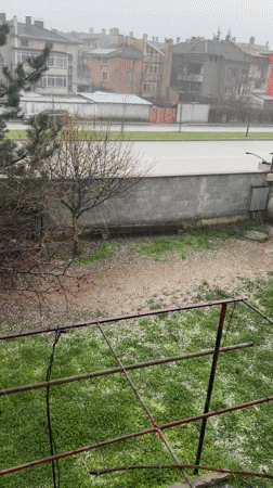 Severe hailstorm blankets Svilengrad, Bulgaria with ice