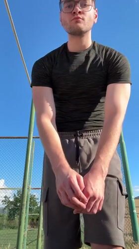 Outdoor pull-up session under a clear Blagoevgrad sky