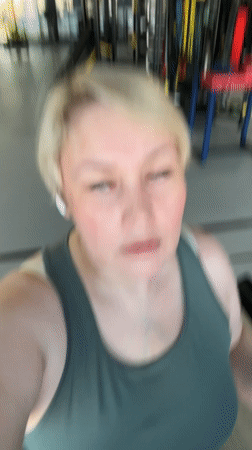 Gym selfies captured in Votkinsk, Russia fitness center