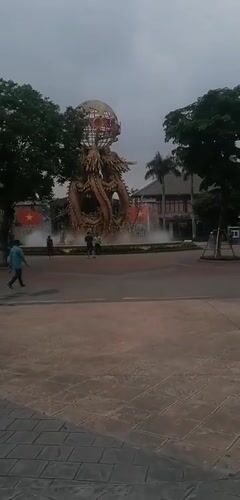 Morning tourist activity documented at Sun World Ha Long park