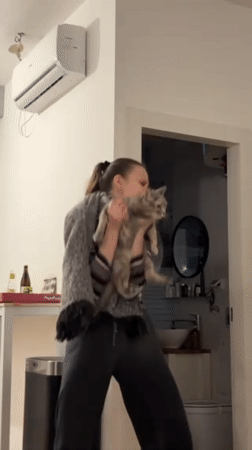Everyday moments with cats and residents captured in Ramat Gan