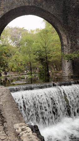 Evening documentation of Cuernavaca's water features and parks