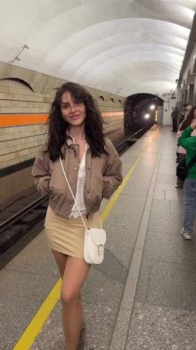 Waiting on a Saint Petersburg metro platform, train incoming