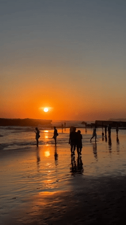 Sunset beach scenes captured by witnesses in North Kuta