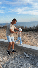 Afternoon out in Anapa, lighthouse sculpture and seaside strolling