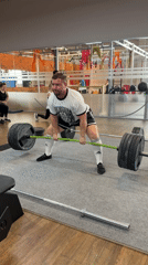 Early morning gym session documented in Chaikovsky, Russia