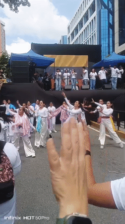 Street performance and live stage event draws crowd in Caracas