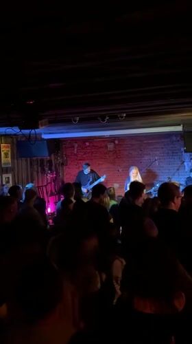 Rock band performs intimate club show in Minsk