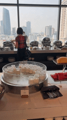 Morning dining scene documented across Đà Nẵng restaurants