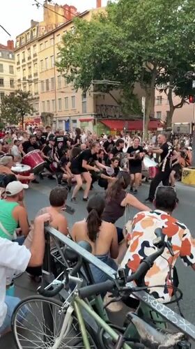 Drumming and dancing takeover a Lyon street.