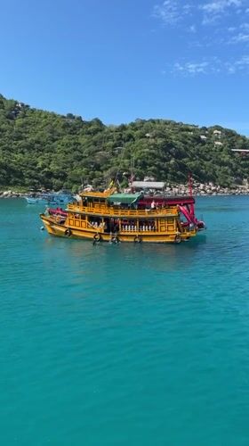 Yellow passenger boat spotted in Ko Tao waters