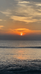 Sunset beach gathering draws crowds to Kuta Selatan
