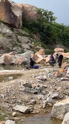Exploring Jos's granite boulder landscape, quarry sites, and watering holes